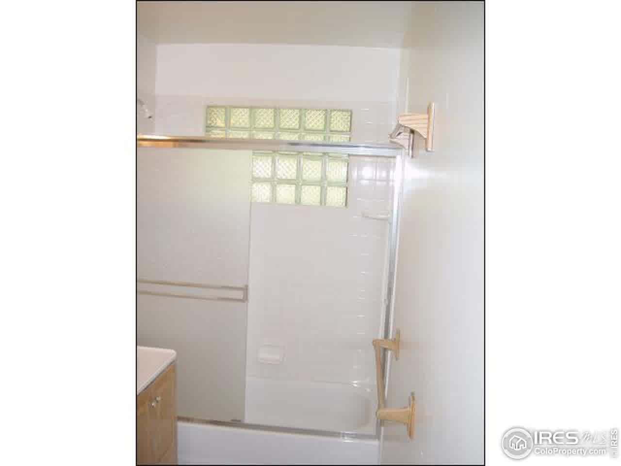 listing-thumbnails
