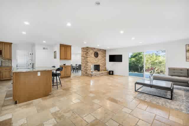 listing-thumbnails