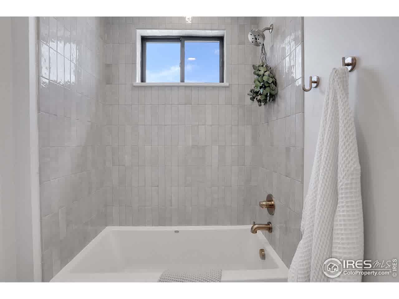 listing-thumbnails