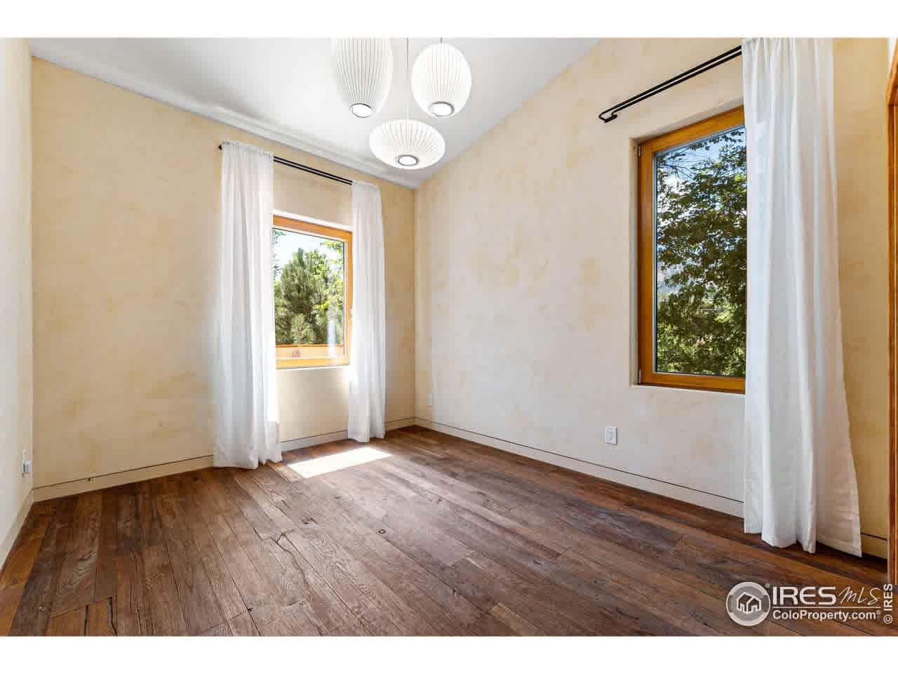 listing-thumbnails