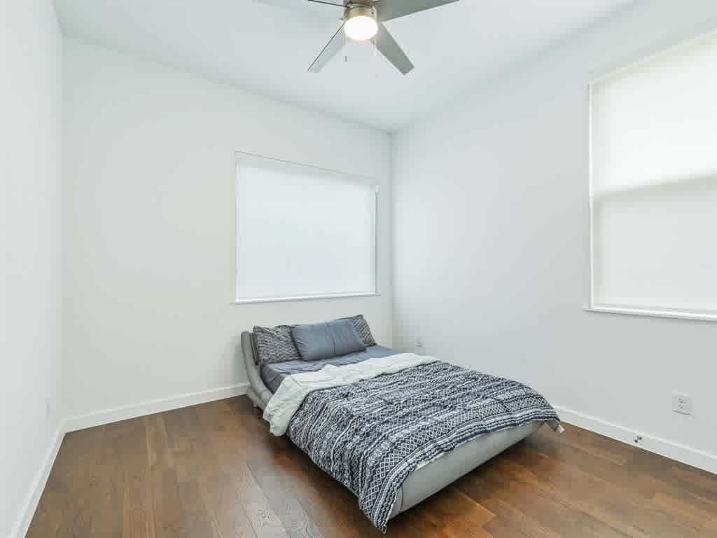 listing-thumbnails